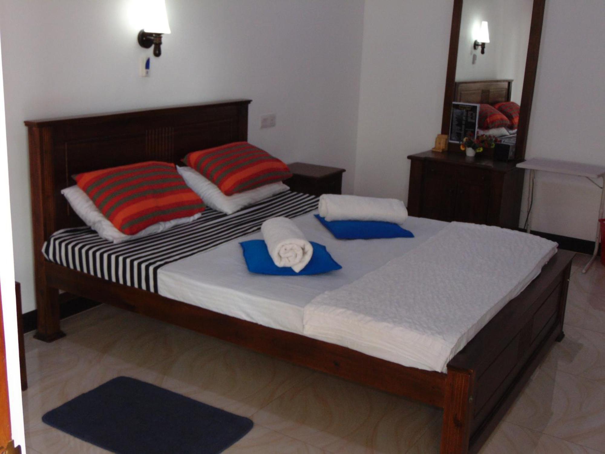 Innovick Residence Канді Екстер'єр фото